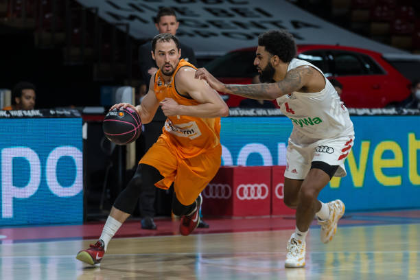 区域游弋 区域游弋