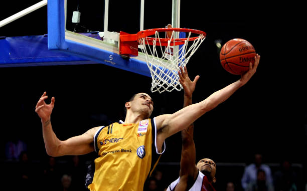 多的悬念和 多的悬念和